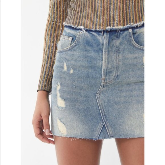 URBAN OUTFITTERS BDG Denim Raw Edge Mini Skirt - Picture 2 of 11